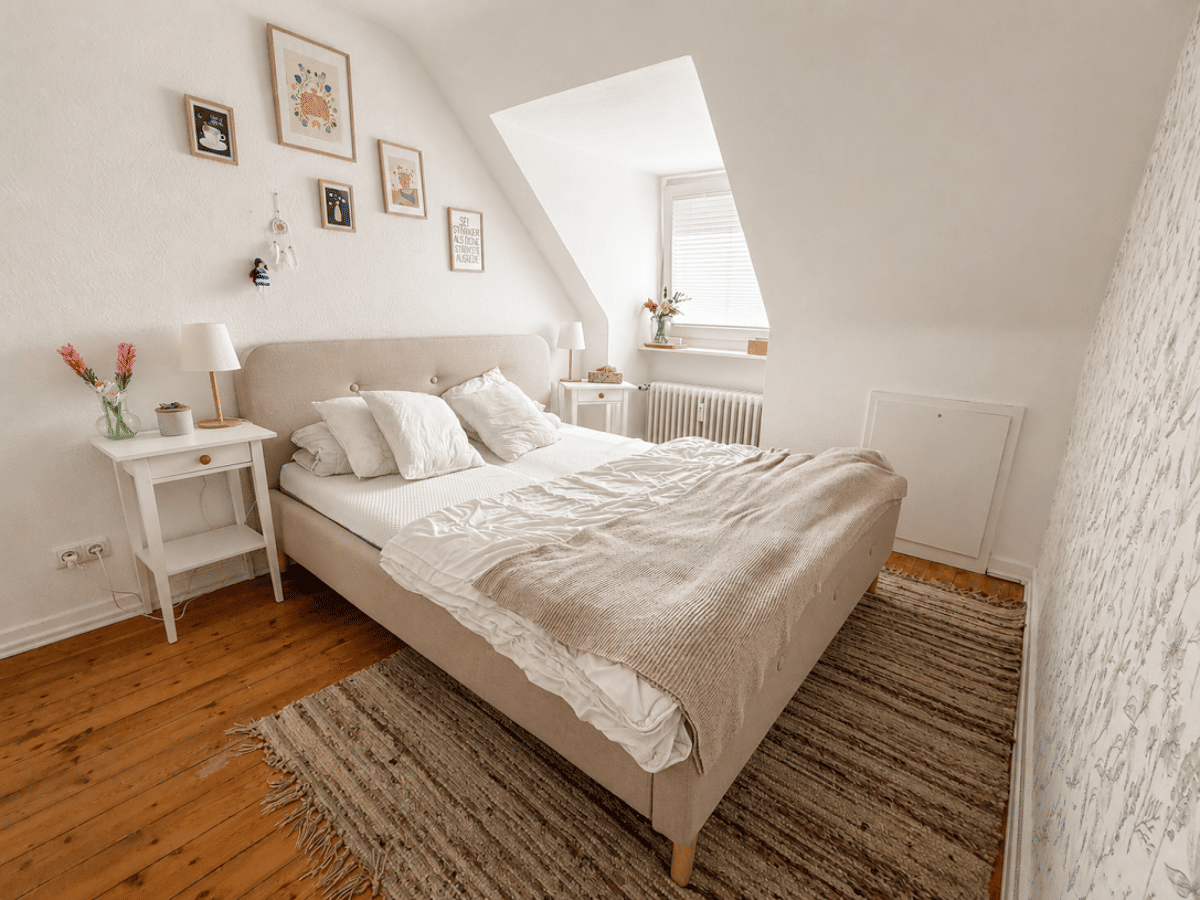 Ein kleines Platzwunder: Charmante Dachgeschosswohnung - Kapitalanlage in Hamburg Horn – 22111 Hamburg – Bild 1 von 7