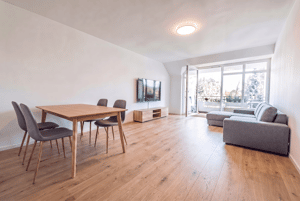 Kapitalanlage mit Perspektive: Moderne 2-Zimmer-Wohnung in 80993 München - Saniert, EBK, Balkon, TG