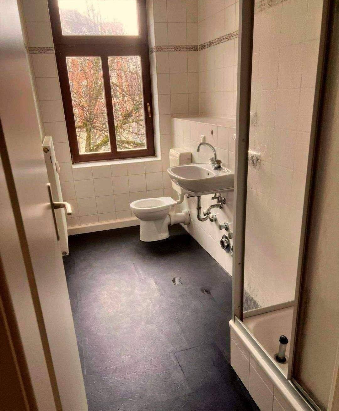 NEU SANIERT / HELLE WOHNUNG / BLICK INS GRÜNE / TOP LAGE – Chemnitz – Vorschaubild 6