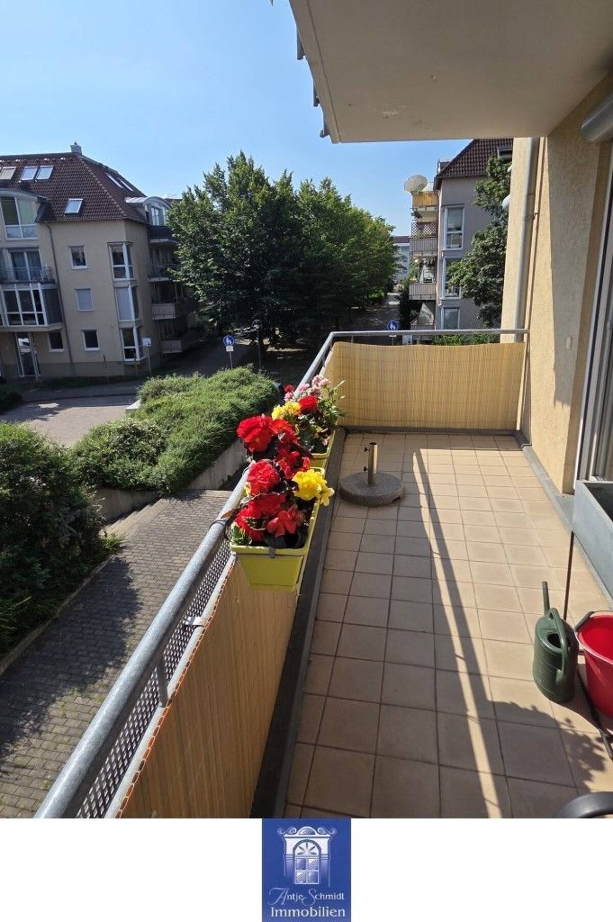 Attraktive Wohnung mit durchdachtem Grundriss und lichtdurchflutetem Wohnambiente – 1219 Dresden – Bild 1 von 7