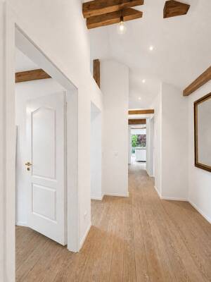 Kernsanierte Altbau-Perle in Nienstedten/Flottbek. Dachgeschosswohnung mit Stellplatz – 22609 Hamburg – Vorschaubild 6