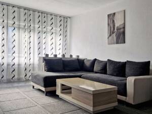 Modernisierte 2-Zimmer-Wohnung mit Balkon und Garage in der Karlsruher Oststadt – 76131 Karlsruhe – Vorschaubild 2