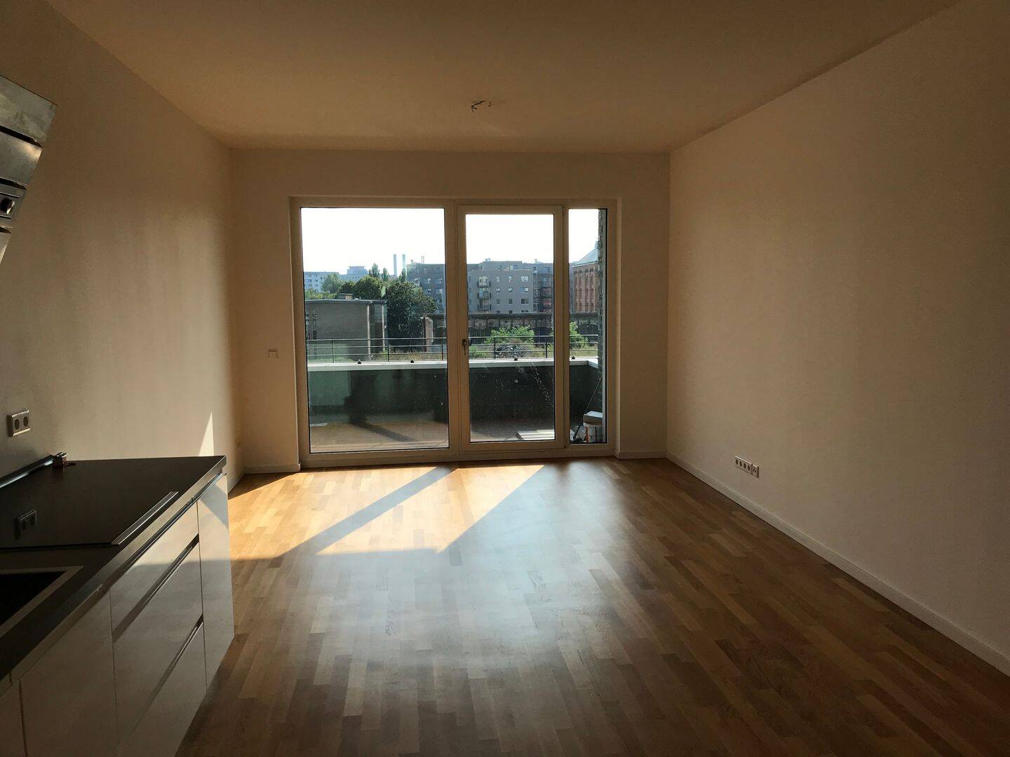 4-Zimmer-Wohnung mit gehobener Ausstattung in Friedrichshain mit TG-Stellplatz – Berlin – Vorschaubild 2