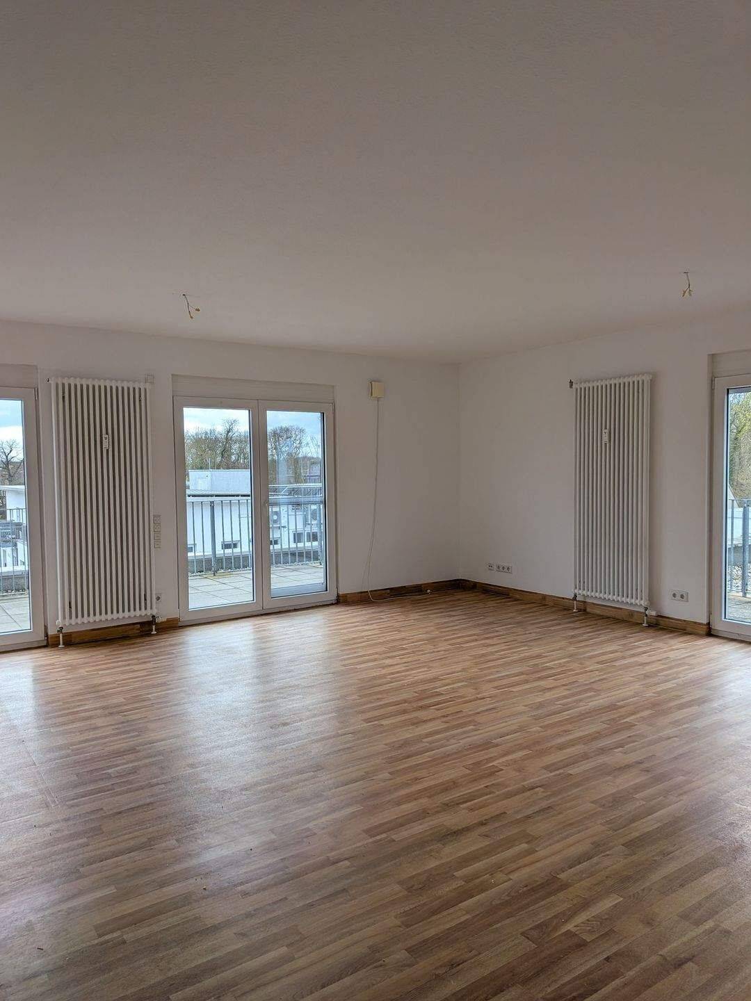 seniorengerechtes Wohnen mit Fahrstuhl und großer Terrasse
