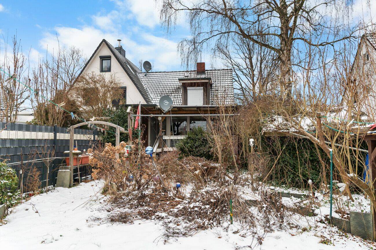 Sanierungsbedürftige Doppelhaushälfte mit ca. 103,20 m² Wohnfläche in Hamburg-Eidelstedt! – Hamburg – Vorschaubild 3