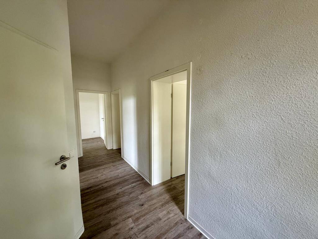 ERDGESCHOSS - 3 ZIMMER WOHNUNG MIT BALKON - LEER!!! – Duisburg – Vorschaubild 3