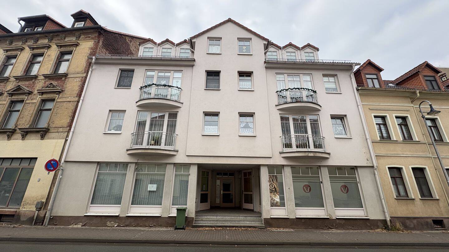 Attraktives Mehrfamilienhaus mit 6 Wohnungen und 2 Gewerbeeinheiten - eine ideale Investition!