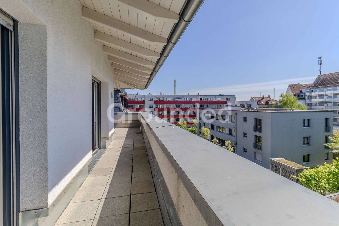Moderne Penthousewohnung mit großzügiger, umlaufender Dachterrasse zzgl. Tiefgaragen-Stellplatz – Nürnberg – Vorschaubild 2