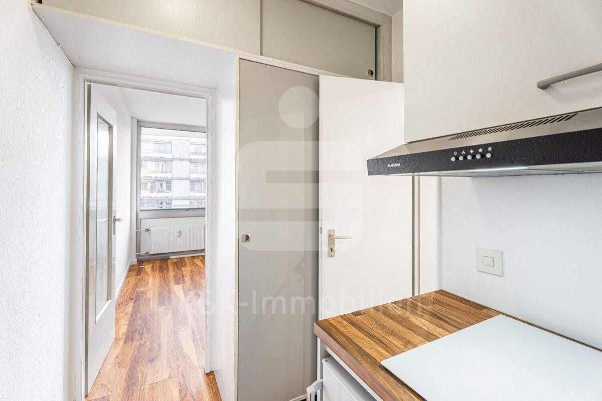 Modernisiertes Apartment mit Balkon und TG-Stellplatz in Uni-Nähe! – 50969 Köln – Bild 1 von 9