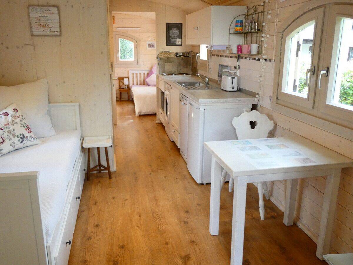 Möbliertes Apartment im Nachbau eines Nostalgiewagens in Rosenheim