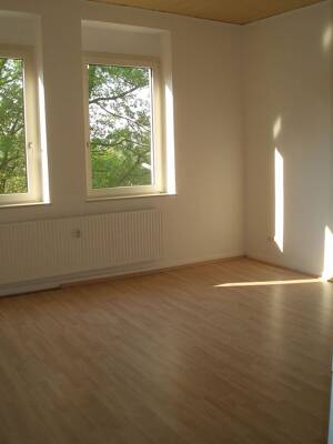 Helle 3-Zimmer-Wohnung mit Balkon (74 qm) in Uni- und Stadtzentrum-Nähe.