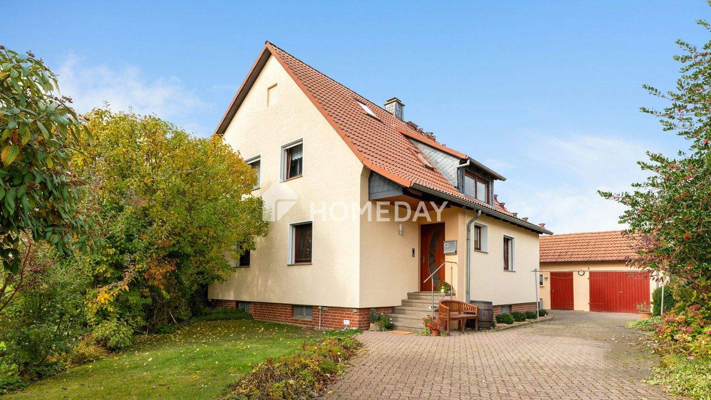 Charmantes MFH mit großem Grundstück und viel Platz - gepflegtes Zuhause mit 2 WEs und Gartenidylle – Königslutter am Elm – Bild 1 von 9