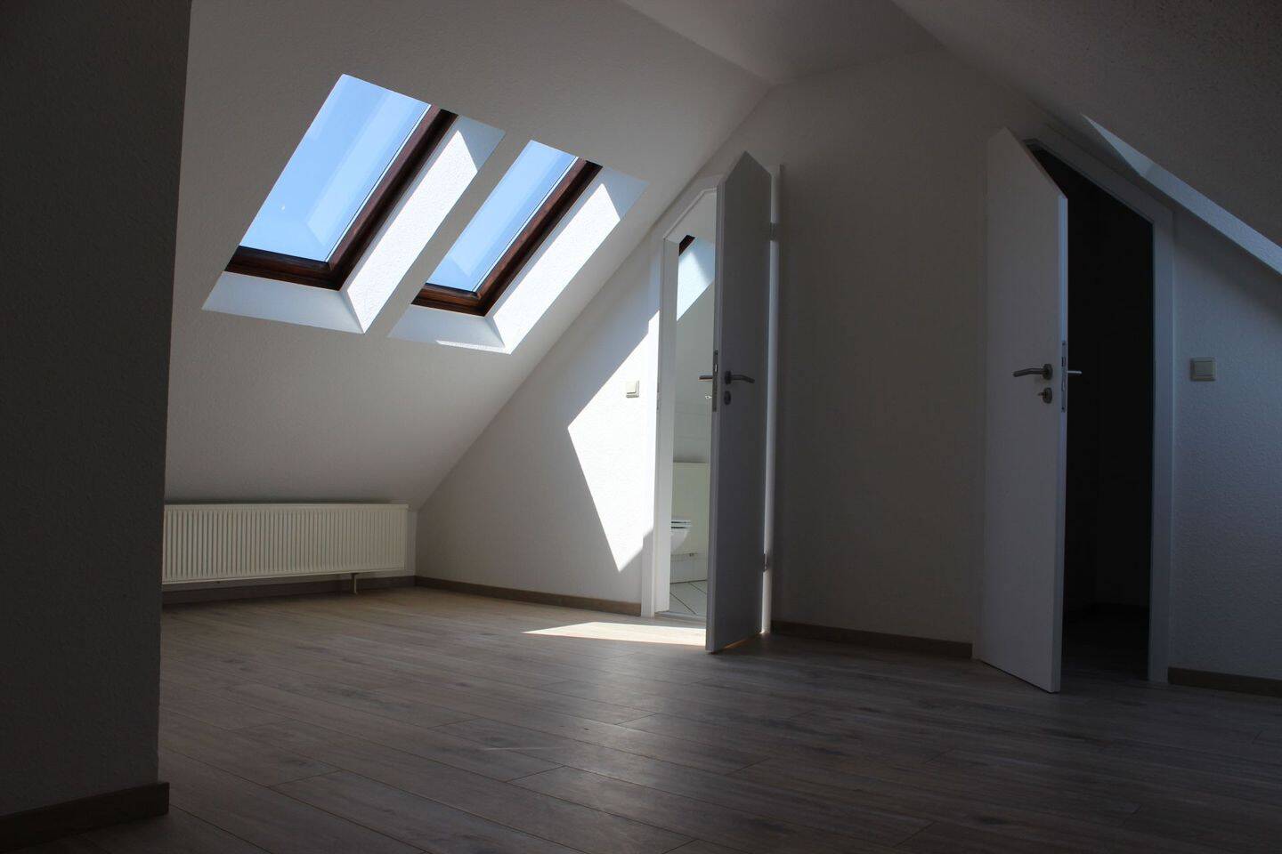 FREI ab 01.08.26 * Dachgeschoß-Maisonette-Wohnung 3,5 Zimmer – Chemnitz – Vorschaubild 4