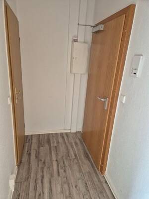 Freie 1Raumwohnung im 2. Obergeschoss mit EBK – 4349 Leipzig – Vorschaubild 2