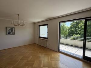Kassel/Dönche …mit Fernblick Sofort freie, großzügige 3 Zimmerwohnung mit attraktivem großem Balkon und eigener Garage – 34134 Kassel – Vorschaubild 4