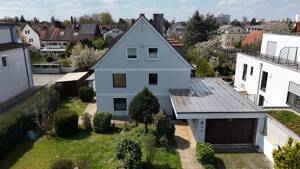 Attraktives Mehrfamilienhaus mit 3 Wohneinheiten und großem Entwicklungspotential – 80935 München – Vorschaubild 1