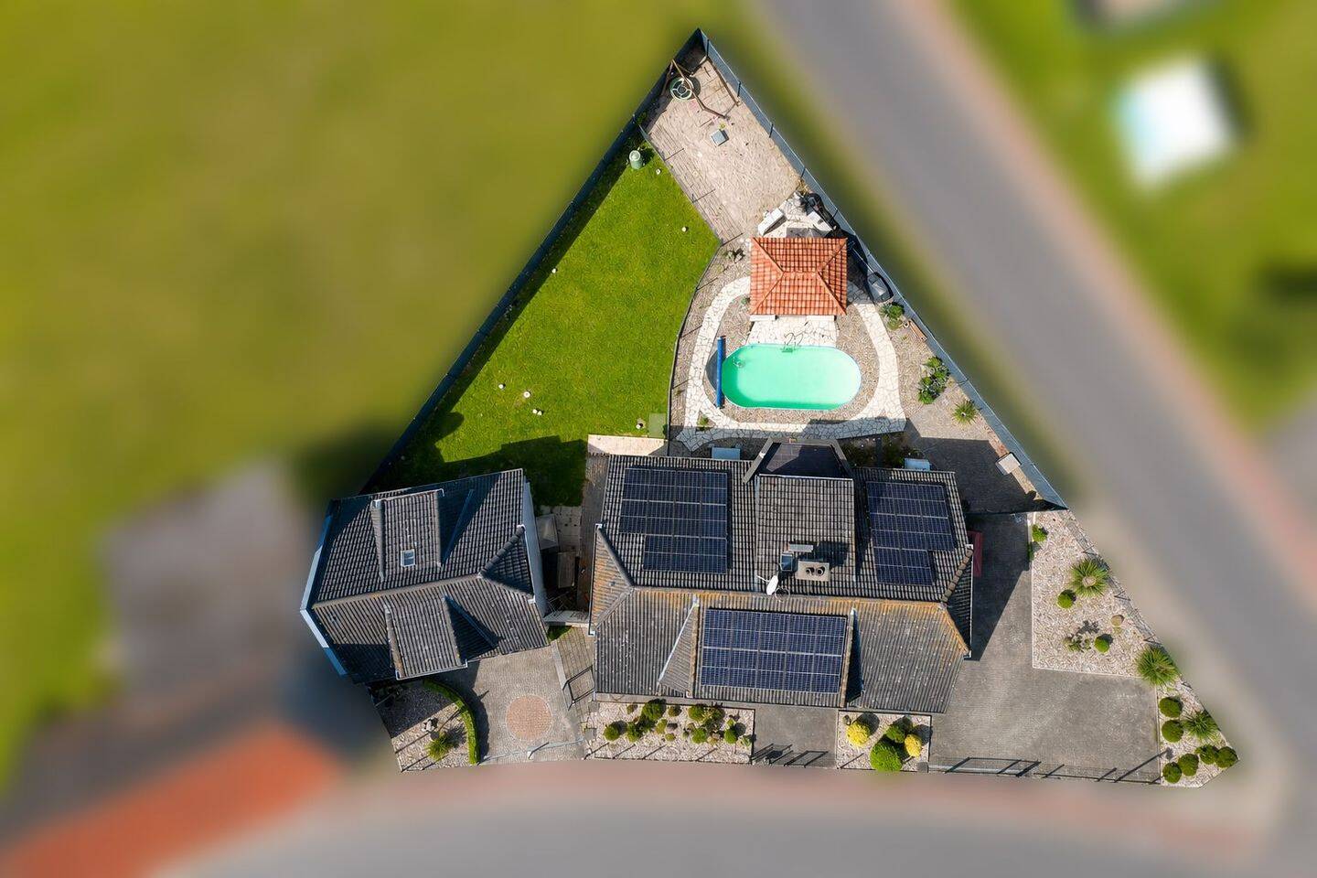 Modernes Familienparadies mit Pool, Sauna und Potenzial für Homeoffice oder Gewerbe – Hecklingen – Vorschaubild 3