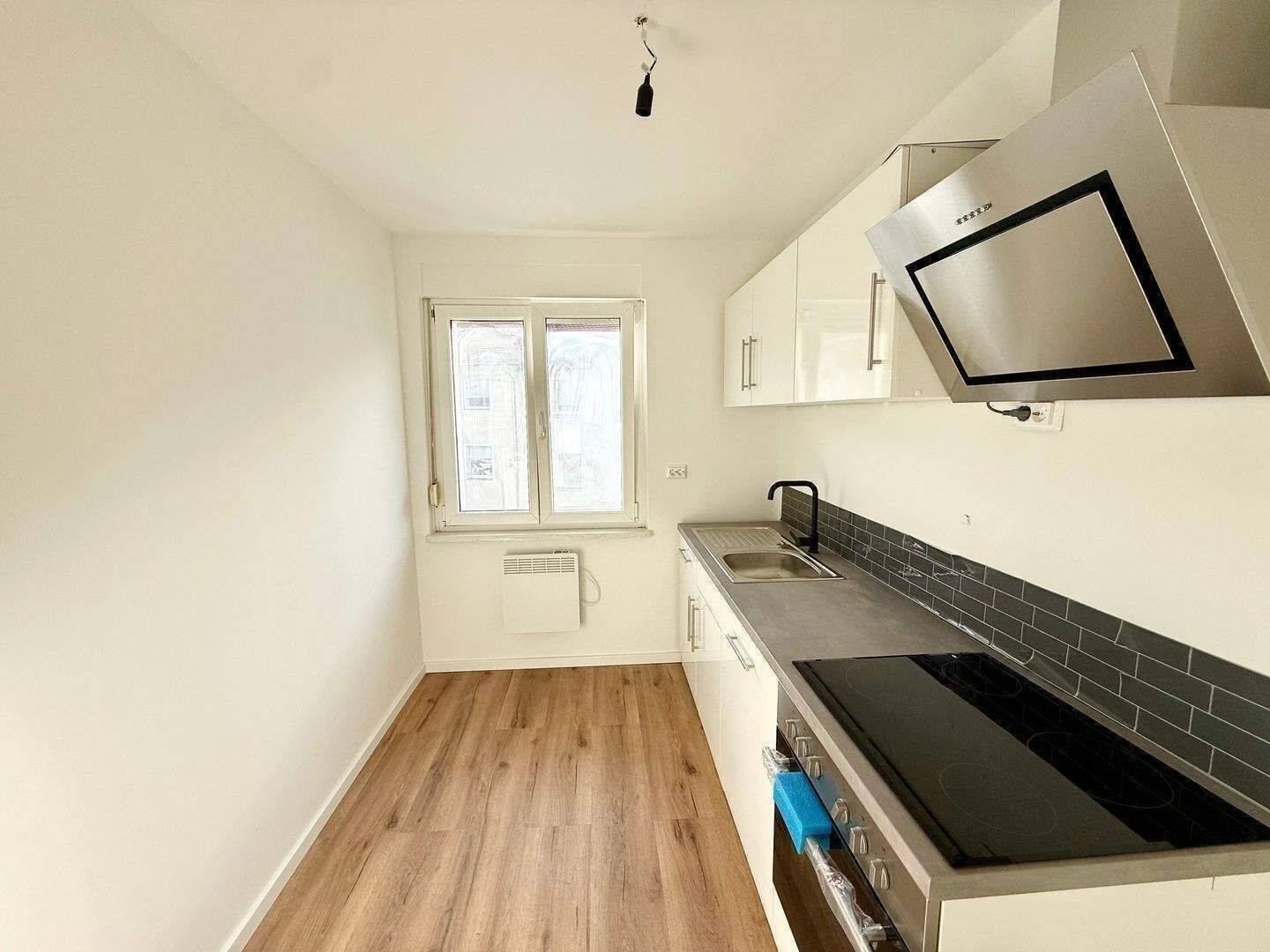 Reserviert - Perfekt geeignet für 2-er WG! Freie & helle 2-Zimmer-Wohnung im 2.OG in nettem MFH direkt an der TH – Nürnberg – Vorschaubild 7