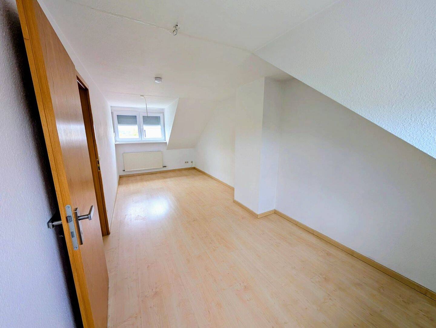 Attraktive, helle 3 Zimmer-DG Wohnung, 88qm, in Kleinreuth b. Schweinau, von privat – Nürnberg – Vorschaubild 6