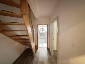 CHARMANTES EINFAMILIENHAUS - 5 ZIMMER, GROßER GARTEN & 50 m² TERRASSE – 65931 Frankfurt am Main – Vorschaubild 3