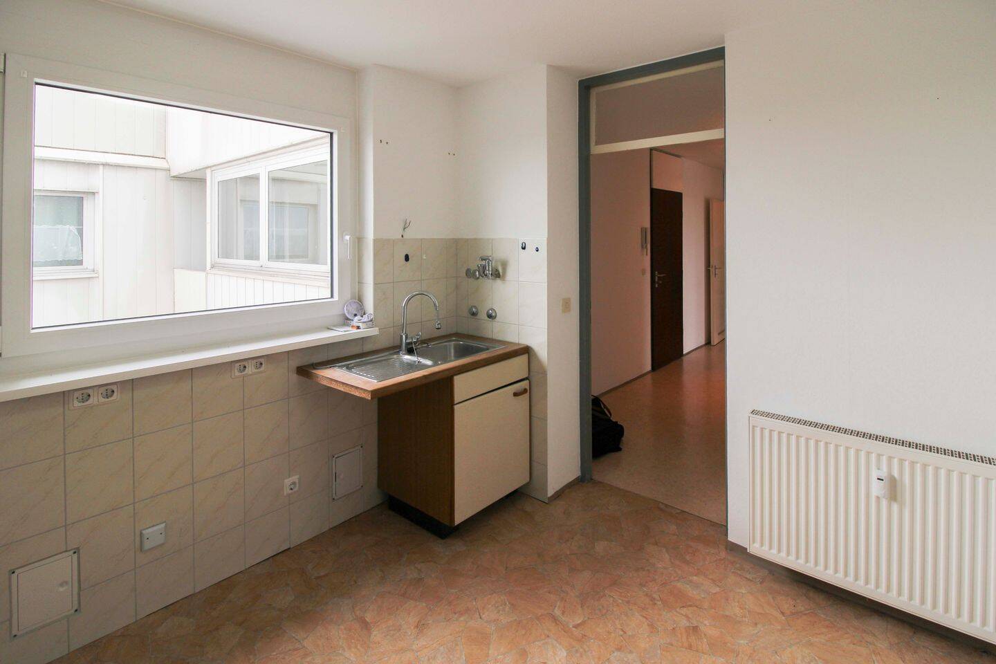 Sehr schön aufgeteilte 3-Zimmer-Wohnung mit traumhaftem Blick und Schwimmbad in Neu-Ulm – Neu-Ulm – Vorschaubild 8