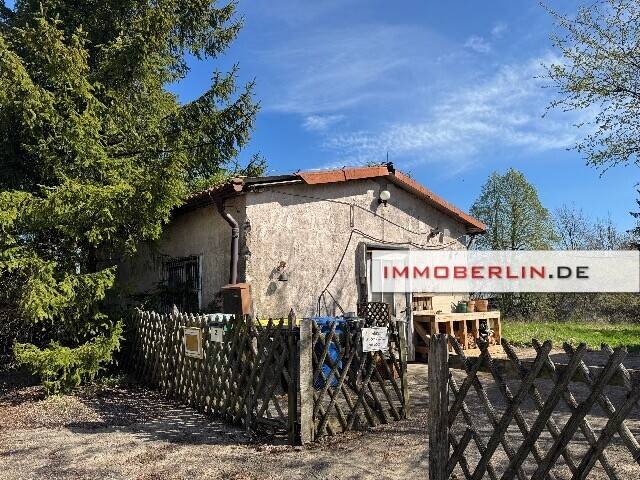 IMMOBERLIN.DE - Sanierungsgelegenheit! Charaktervolles Haus & Nebengebäude auf Südgrundstück – Strausberg – Vorschaubild 2