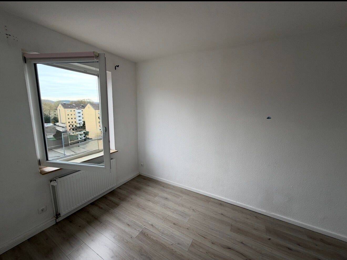 ? Helle und großzügige 3-Zimmer-Wohnung (81 m²) in Aachen – Verfügbar ab dem 1. Juli – Aachen – Vorschaubild 3