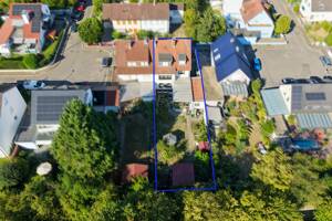 Gepflegtes Dreifamilienhaus mit Garten, Garage und drei Stellplätzen