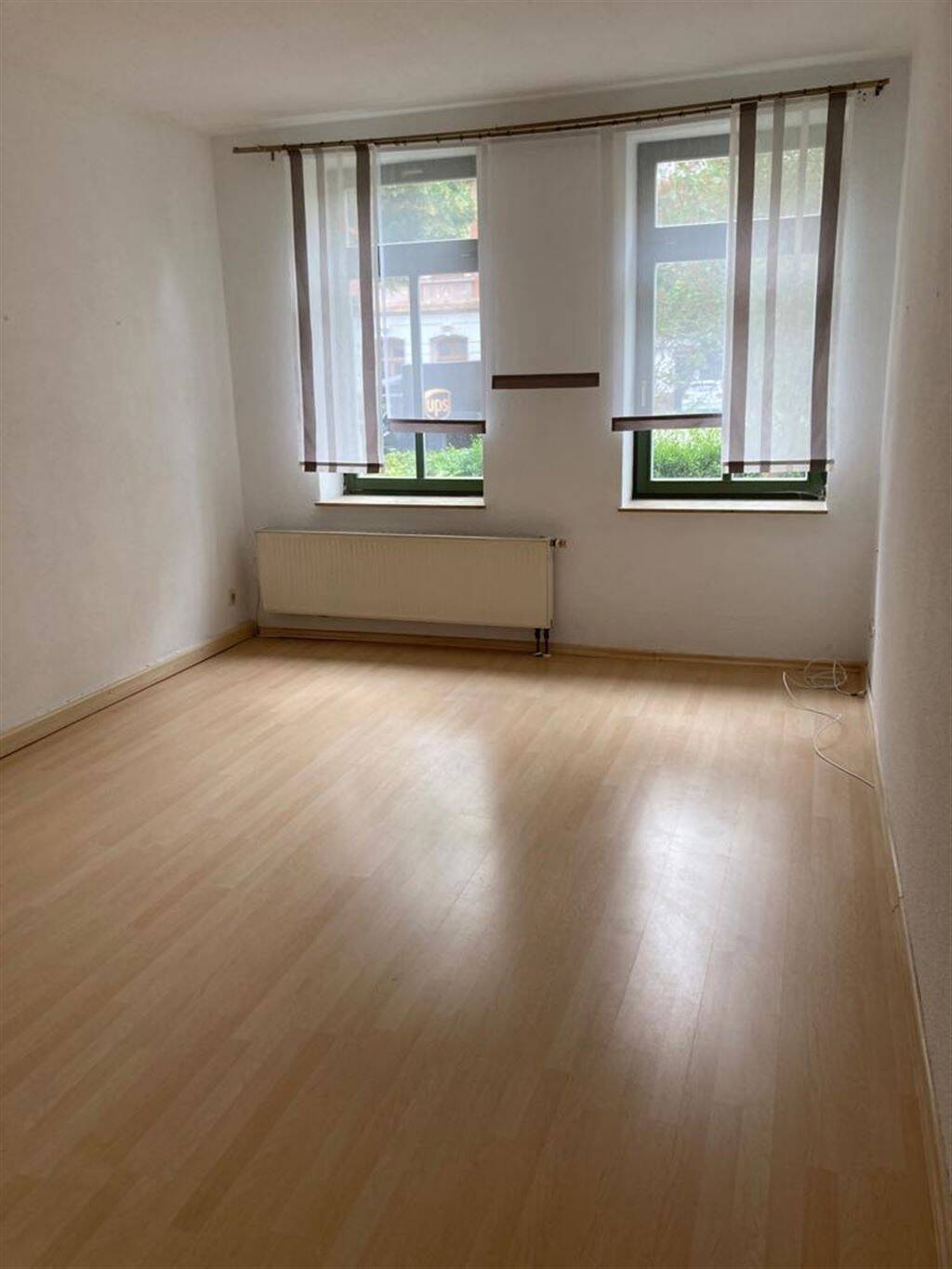 Gemütliche 3-Zimmer mit Laminat, Wannenbad und Einbauküche in guter Lage! – Chemnitz – Vorschaubild 9