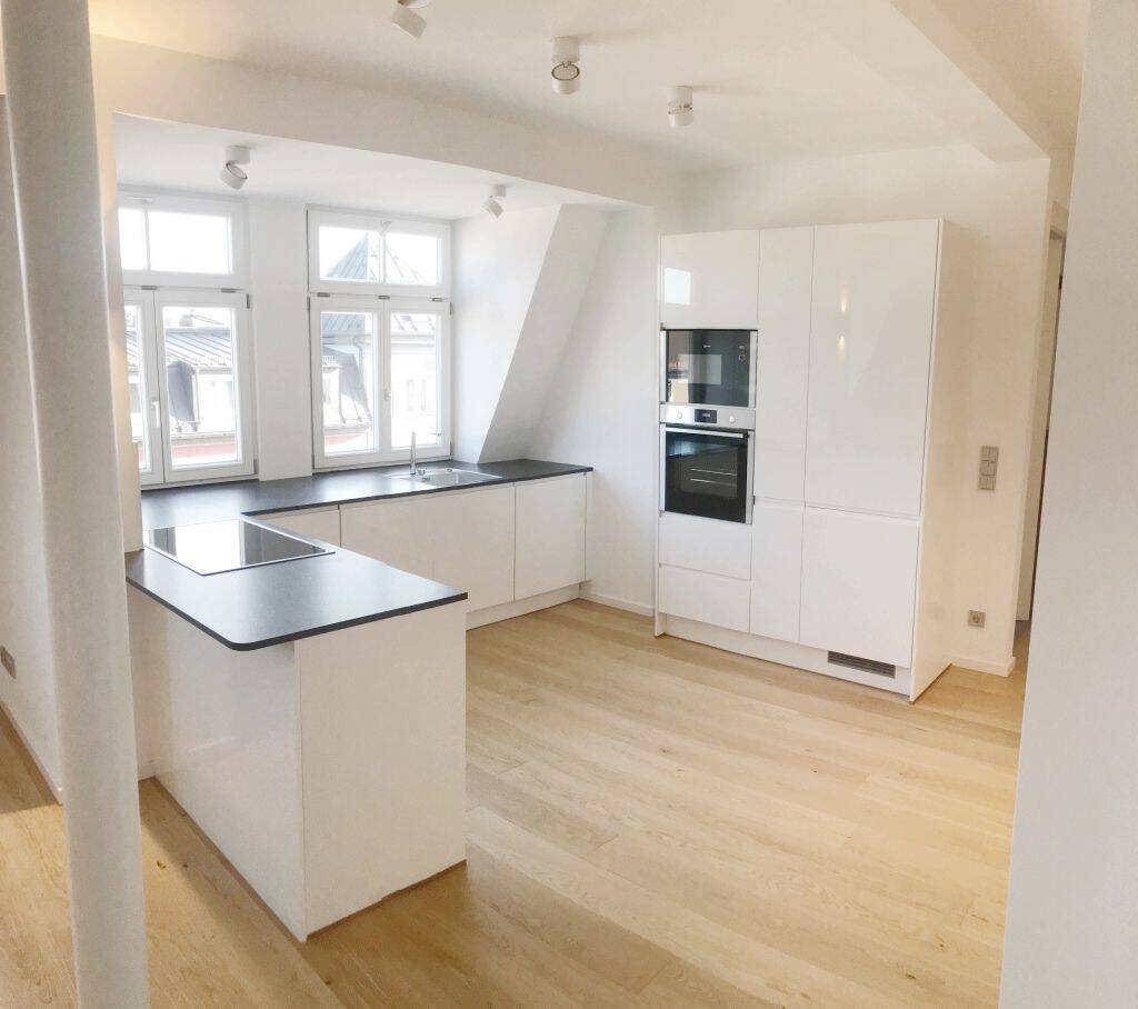 Gepflegte 2-Zimmer-Wohnung mit Dachterrasse in Neuhausen – München – Vorschaubild 3