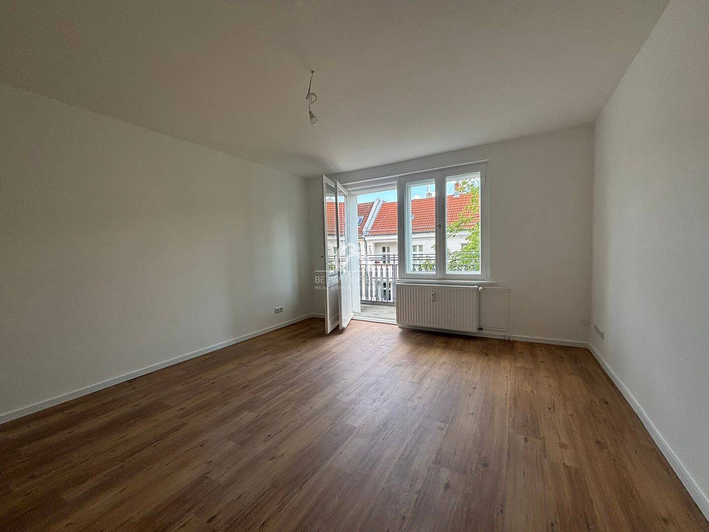 PROVISIONSFREI! 1 ZIMMER WOHNUNG IM KÖRNERKIEZ! BALKON MIT SÜDAUSRICHTUNG! – Berlin – Bild 1 von 9