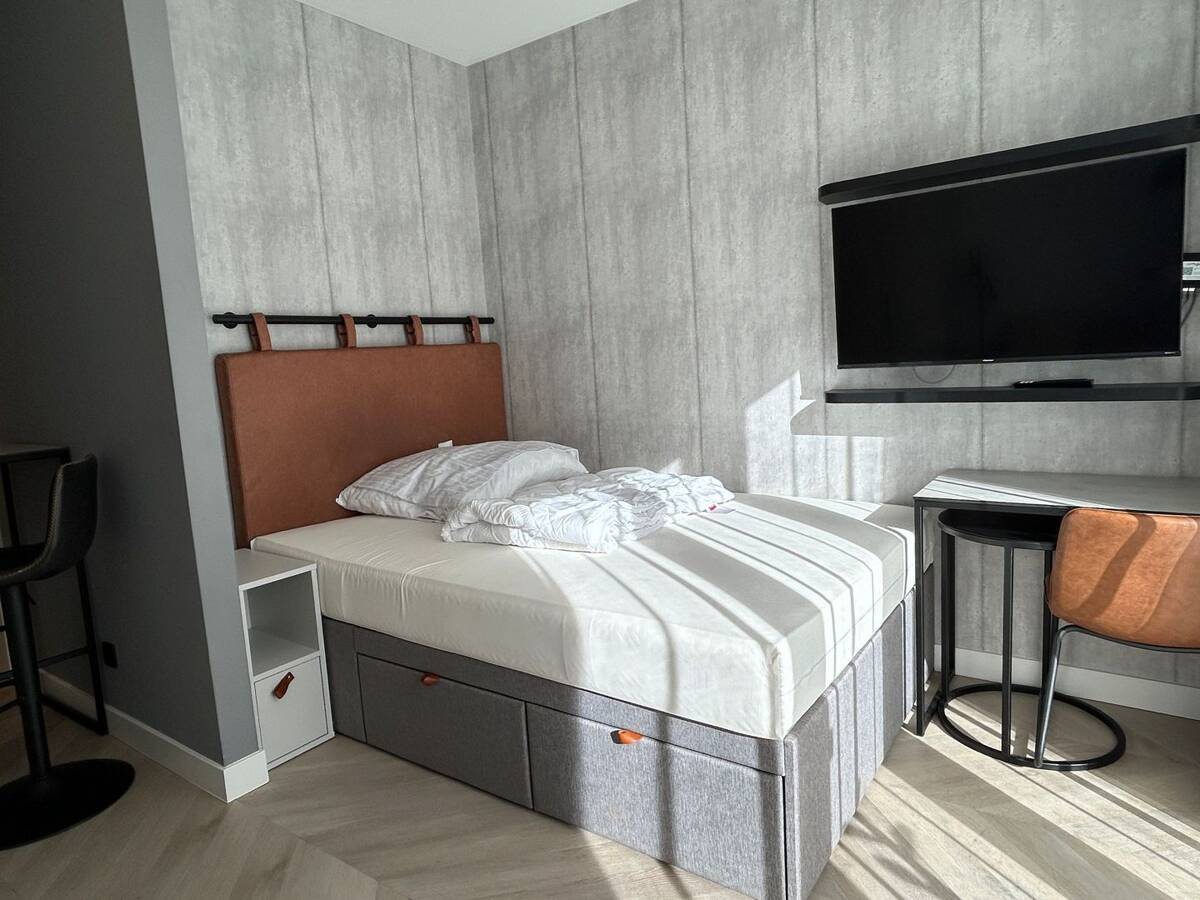 Jetzt verfügbar! | Schöne Erdgeschoss-Wohnung mit eigener Terrasse und Vollausstattung! – 40227 Düsseldorf – Bild 1 von 5