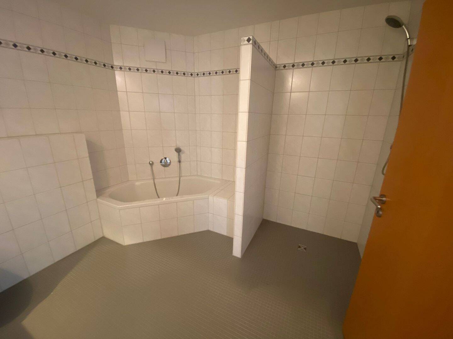Schöne Wohnung im Herzen von Saarlouis – Saarlouis – Vorschaubild 8
