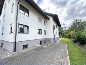 Geräumige und gemütliche 2,5 Zi.-Wohnung im Gartengeschoss mit Terrasse und PKW-Stellplatz! – 78315 Radolfzell am Bodensee – Vorschaubild 3