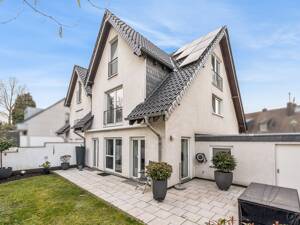 Einfamilienhaus-Traum auf vier Ebenen mit PV-Anlage und Garage im Gurkenland von Düsseldorf-Eller – 40229 Düsseldorf – Vorschaubild 2