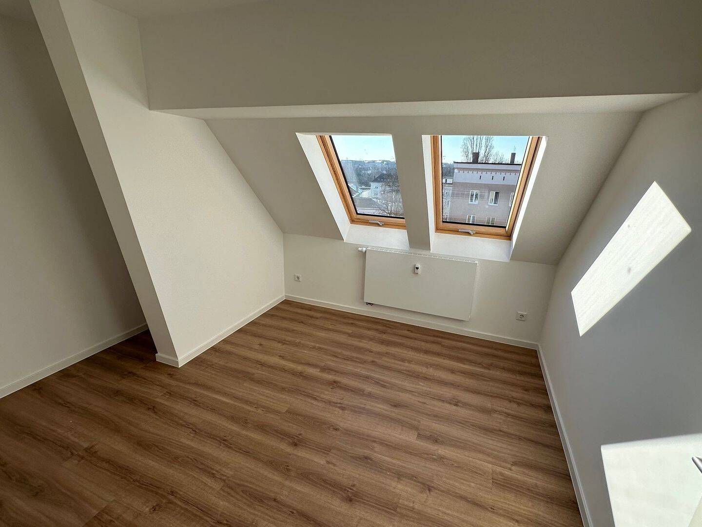 Eutritzsch - komplett neu sanierte & moderne Dachgeschoßwohnung mit Loggia in verkehrsgünstiger Lage – Leipzig – Vorschaubild 7