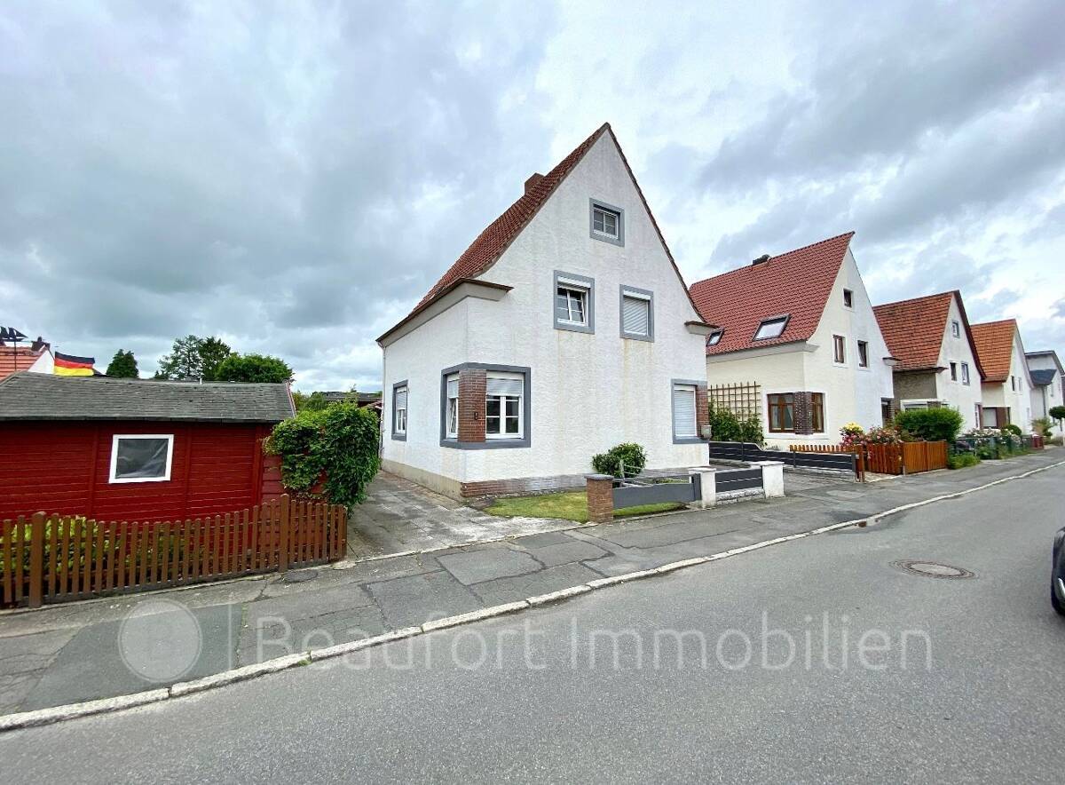 Bezugsbereites Eigenheim mit Garten, Terrasse und ausgebautem Dachgeschoss – 28777 Bremen – Bild 1 von 9