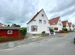 Bezugsbereites Eigenheim mit Garten, Terrasse und ausgebautem Dachgeschoss