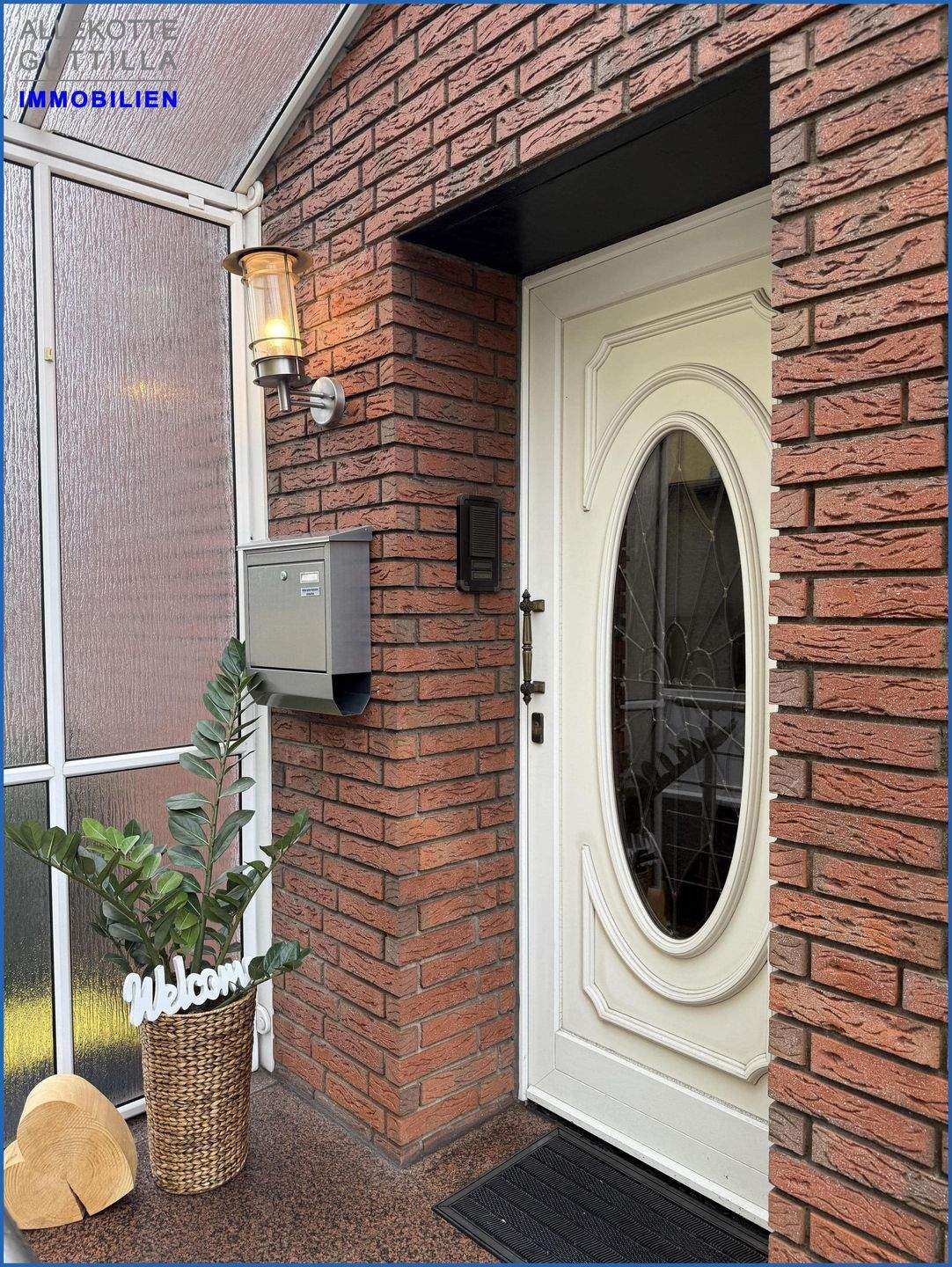 Familienfreundliches Wohnhaus mit Doppelgarage und grünem Garten – Bottrop – Bild 1 von 9