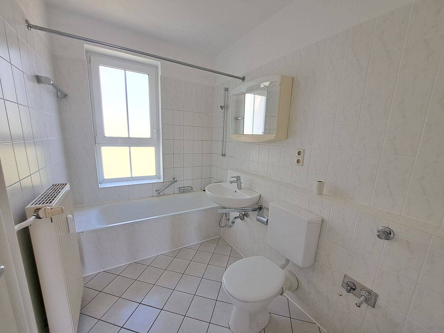 3-Zimmer-Wohnung mit großem Balkon in gepflegter Wohnanlage in Bremerhaven-Lehe! – Bremerhaven – Vorschaubild 6
