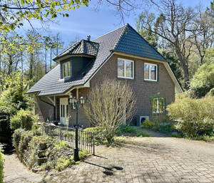 Traumhaftes Haus mit Zugang zum Alsterlauf