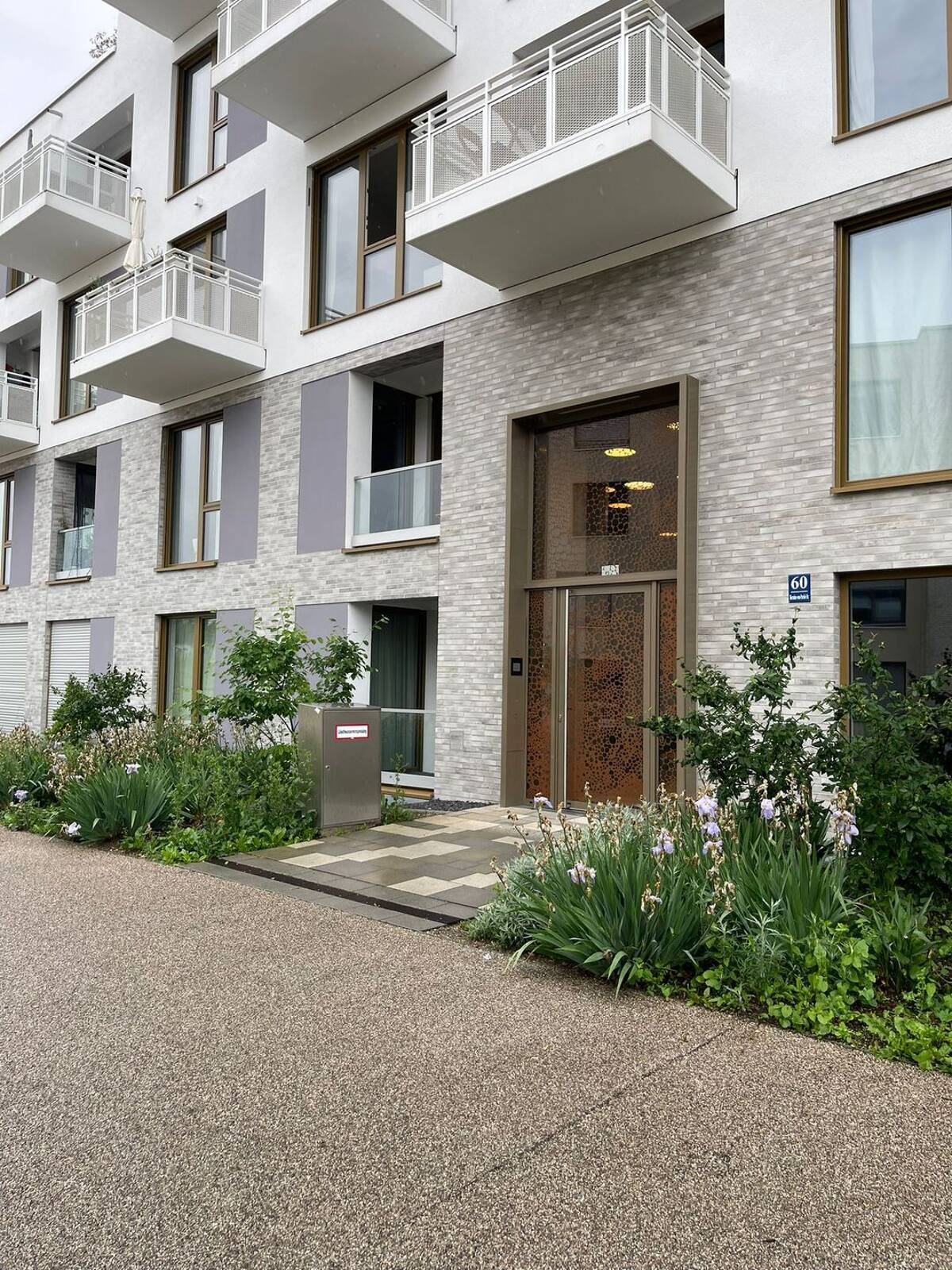 Moderne voll möblierte 2-Zi. Wohnung in Neupasing – 81245 München – Bild 1 von 9