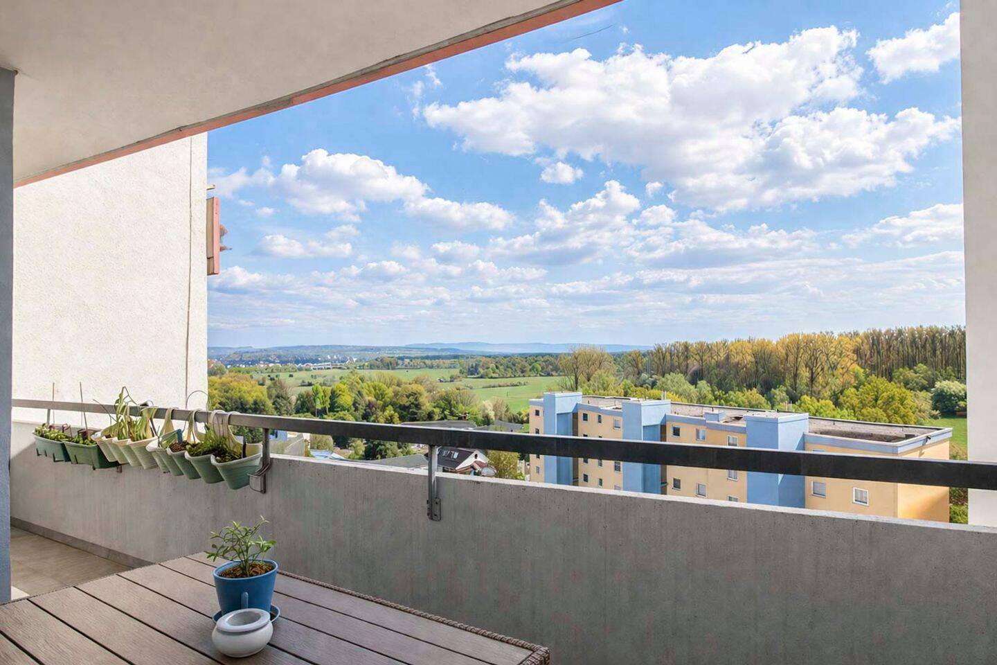 Viel Platz für Familienleben - 4-Zimmer-Wohnung mit großer Loggia – Erlensee – Vorschaubild 2