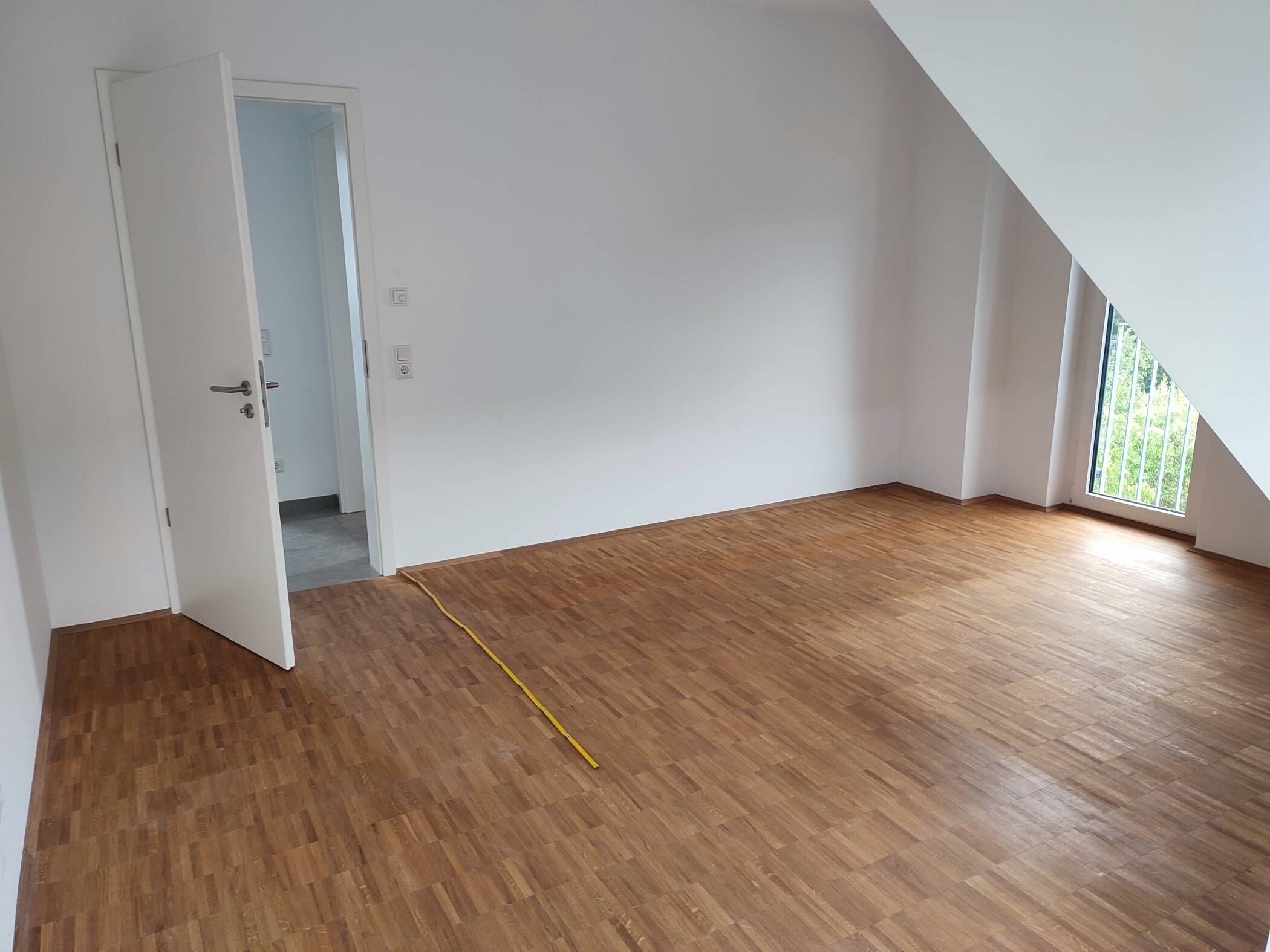 Helle 4-Zimmer-Wohnung mit 2 Balkonen – Würzburg – Vorschaubild 9