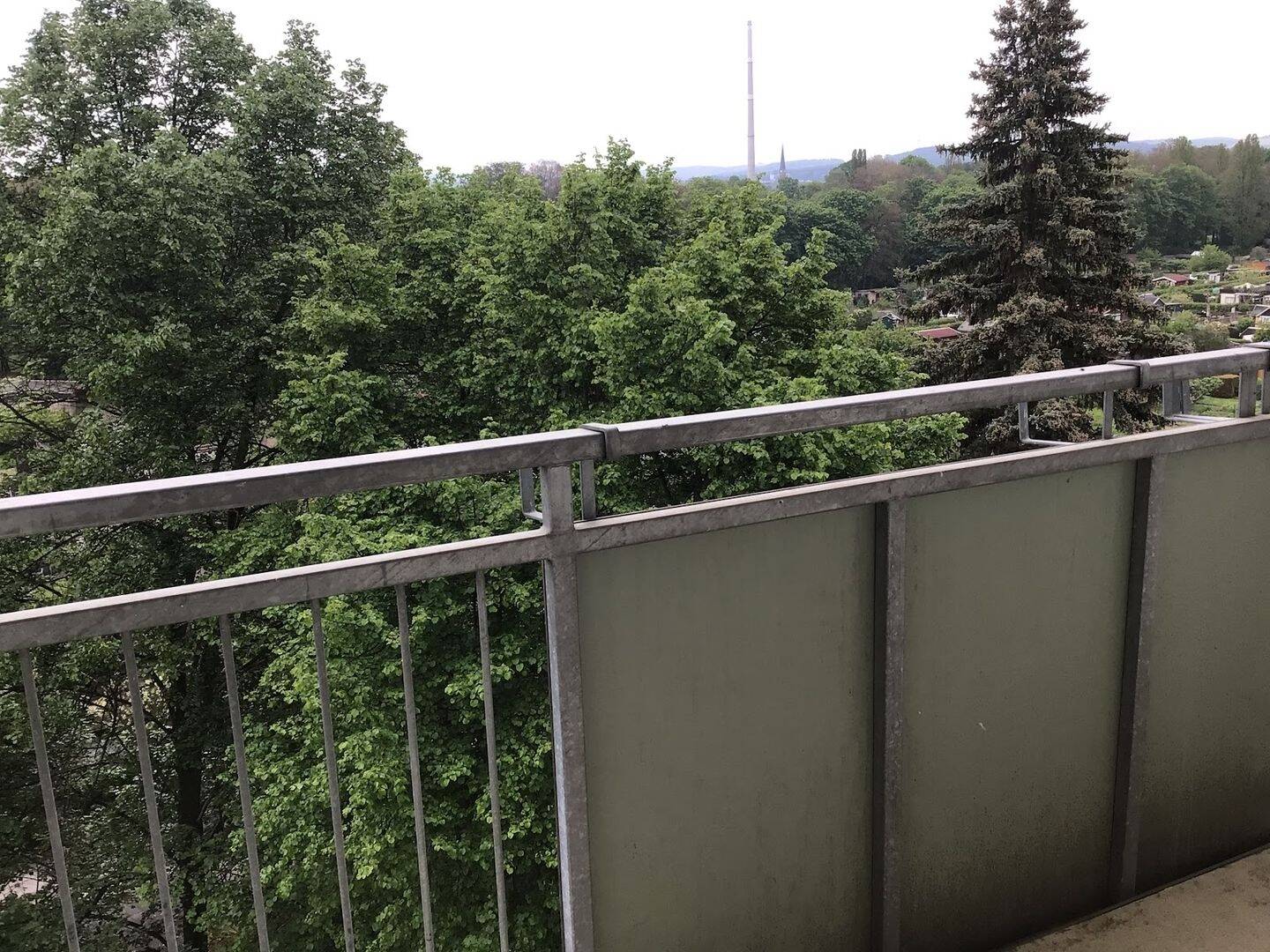 Entspannt wohnen am Stadtpark: Saniertes Zuhause mit Balkon und Wohlfühlbad – Chemnitz – Vorschaubild 4