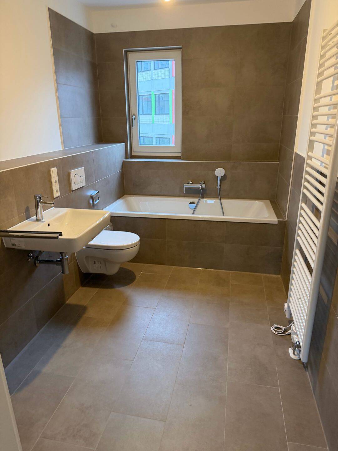 Erstbezug! 3 Zimmer mit 2 Bädern, Loggia und Stellplatz – Darmstadt – Vorschaubild 3