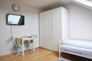 WohnRaumAgentur Möbliertes Apartment in Sachsenhausen – 60594 Frankfurt am Main – Vorschaubild 1