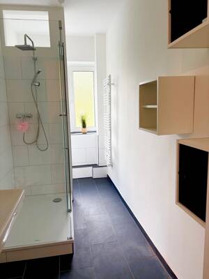 Wunderschöne, helle voll möblierte 2 Zimmer Wohnung in Winterhude mit großem Süd-Balkon, ab sofort – 22303 Hamburg – Vorschaubild 4
