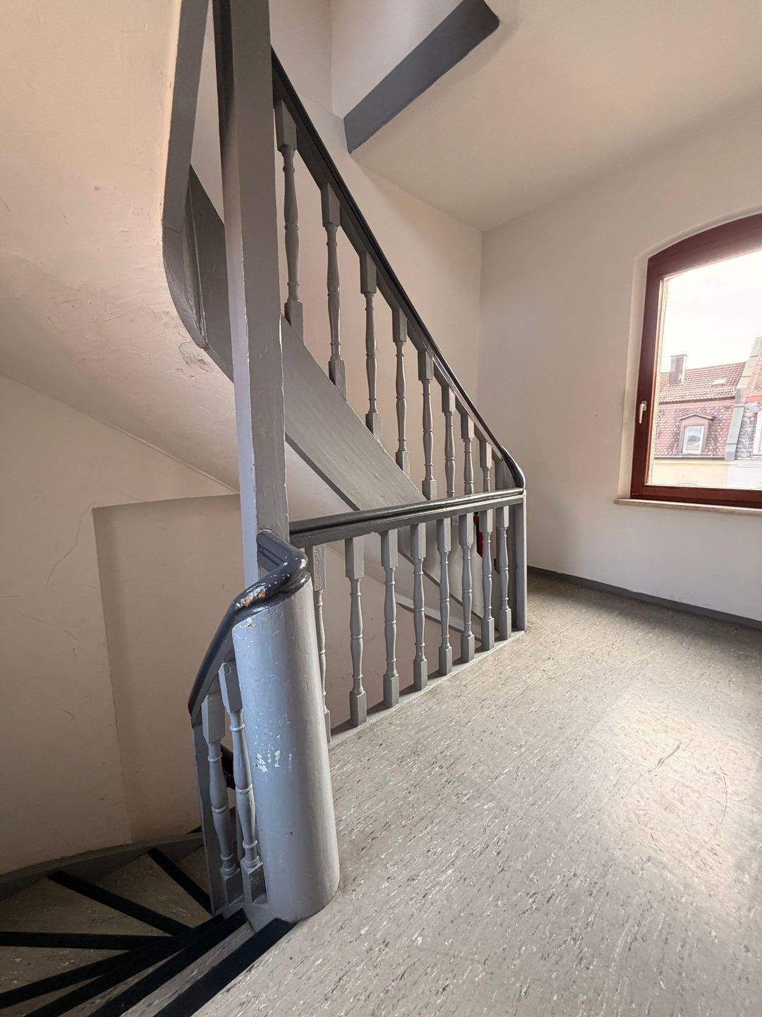 Altbauwohnung im Herzen GoHos +++ leerstehend & provisionsfrei, kernsaniert in 2020, Backsteinwände & Dielenböden +++ – Nürnberg – Vorschaubild 9