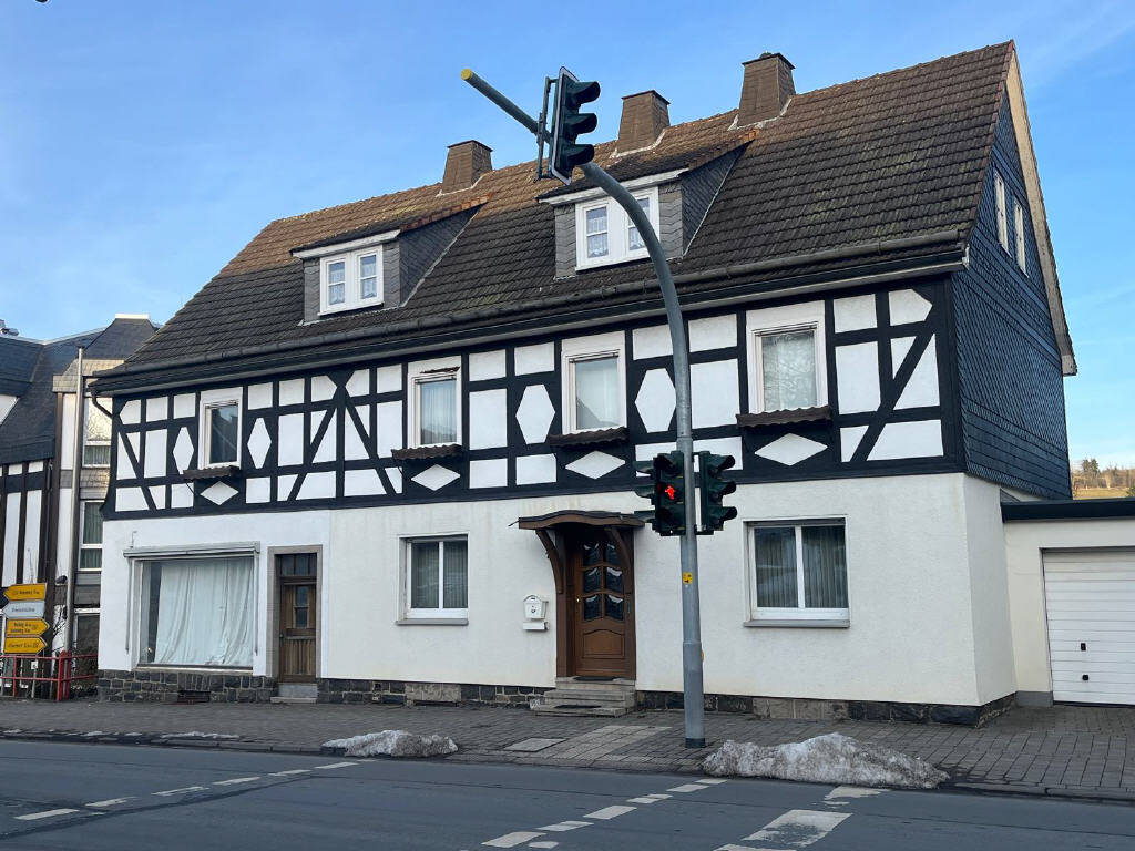/ Ein Haus mit vielen Möglichkeiten! – Hallenberg – Vorschaubild 3